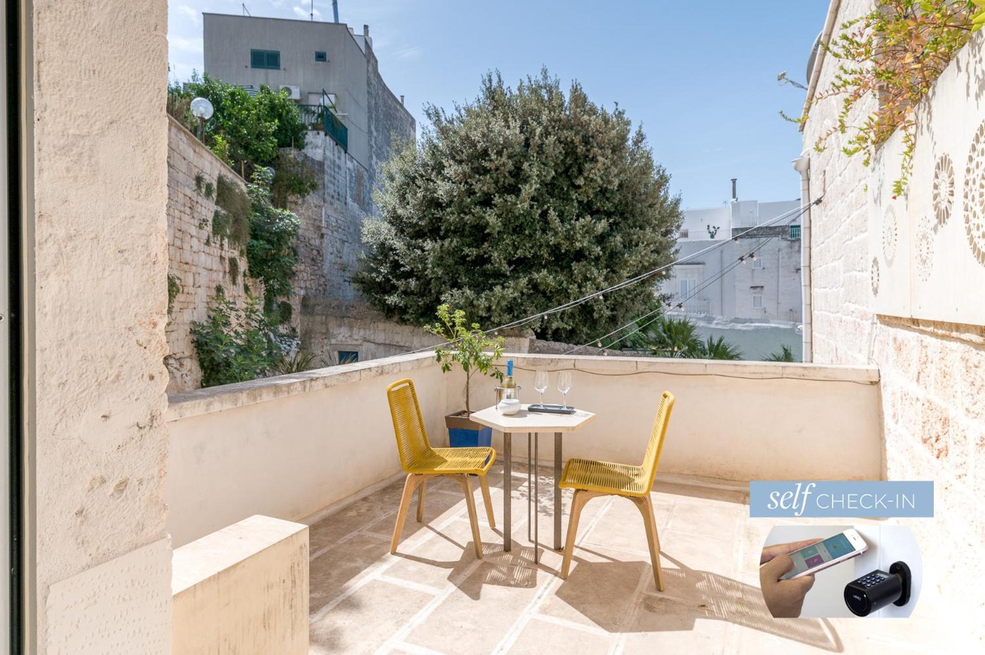 Vico Bianco Raro Smart Rooms Collection Ostuni Exterior foto