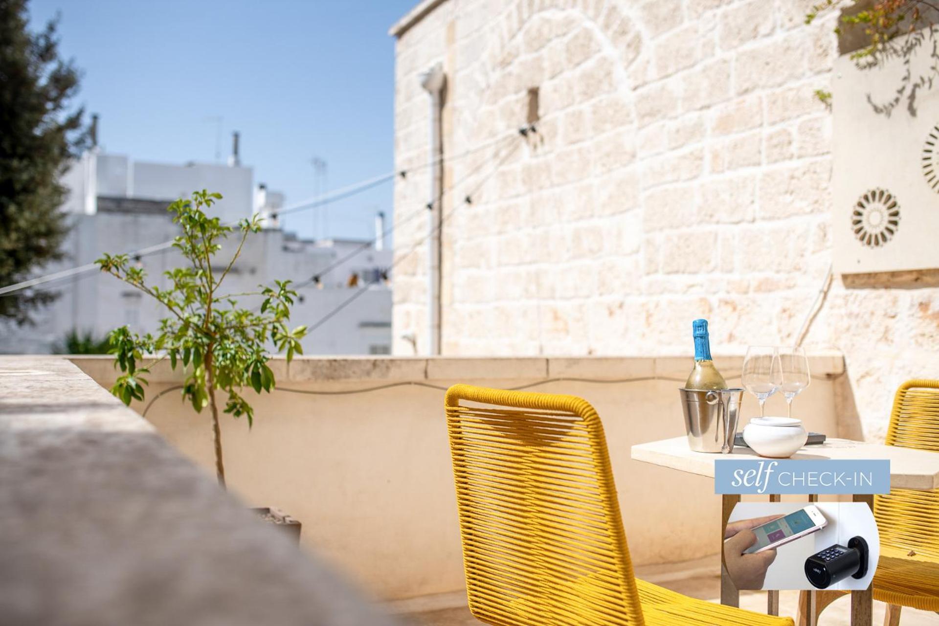Vico Bianco Raro Smart Rooms Collection Ostuni Exterior foto