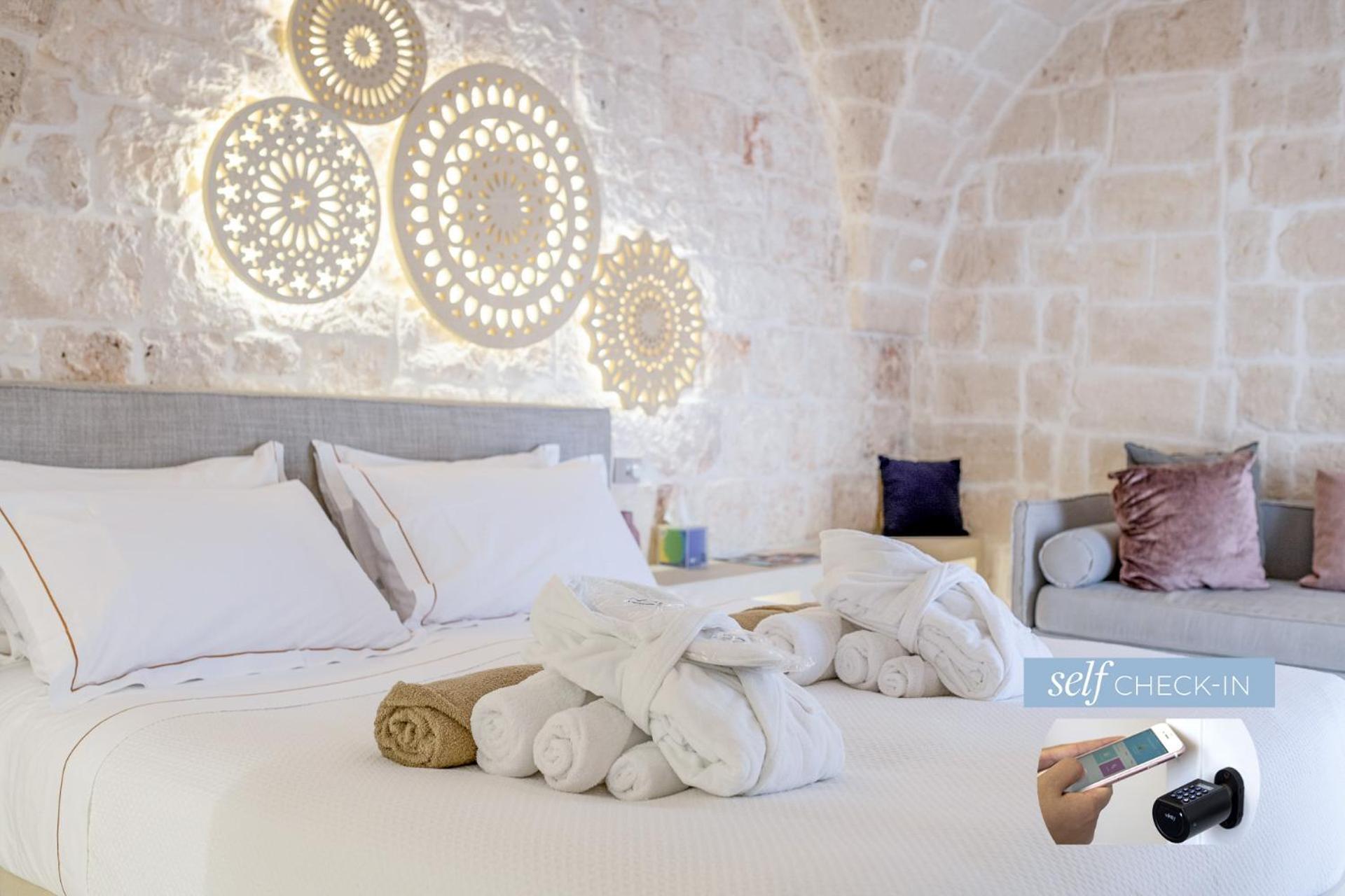 Vico Bianco Raro Smart Rooms Collection Ostuni Exterior foto