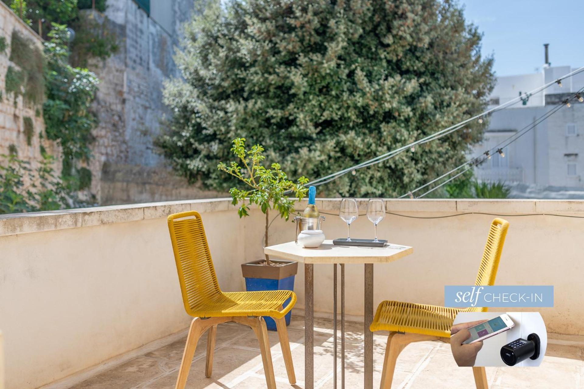 Vico Bianco Raro Smart Rooms Collection Ostuni Exterior foto