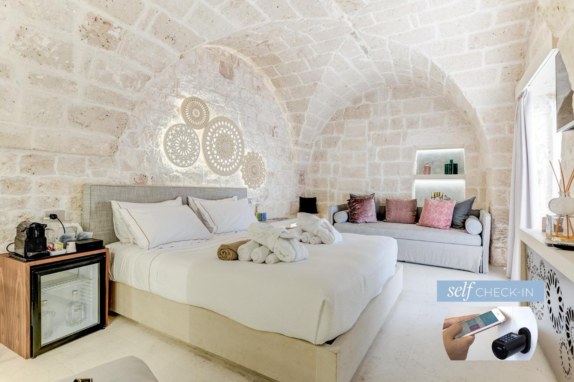 Vico Bianco Raro Smart Rooms Collection Ostuni Exterior foto