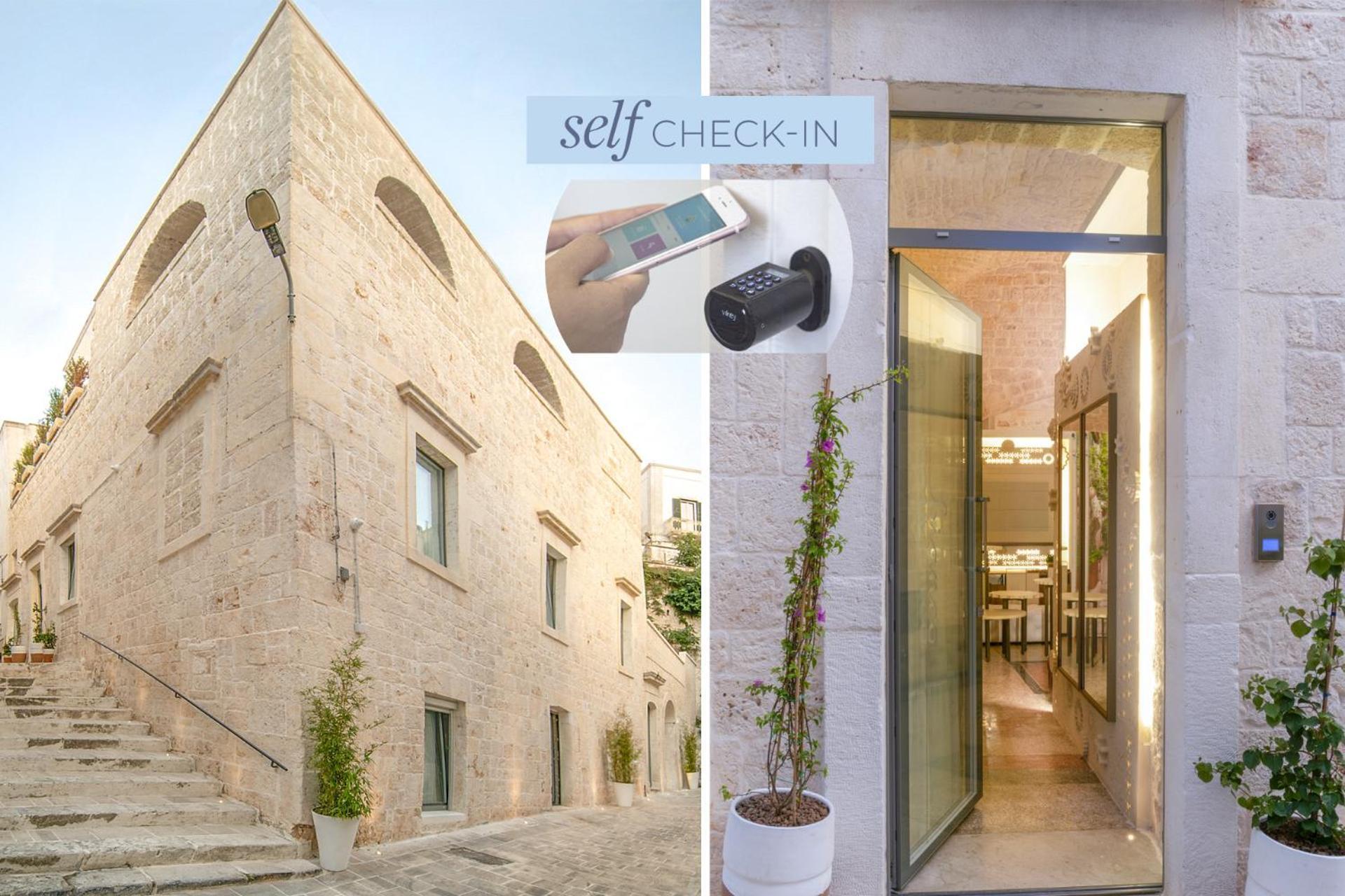 Vico Bianco Raro Smart Rooms Collection Ostuni Exterior foto