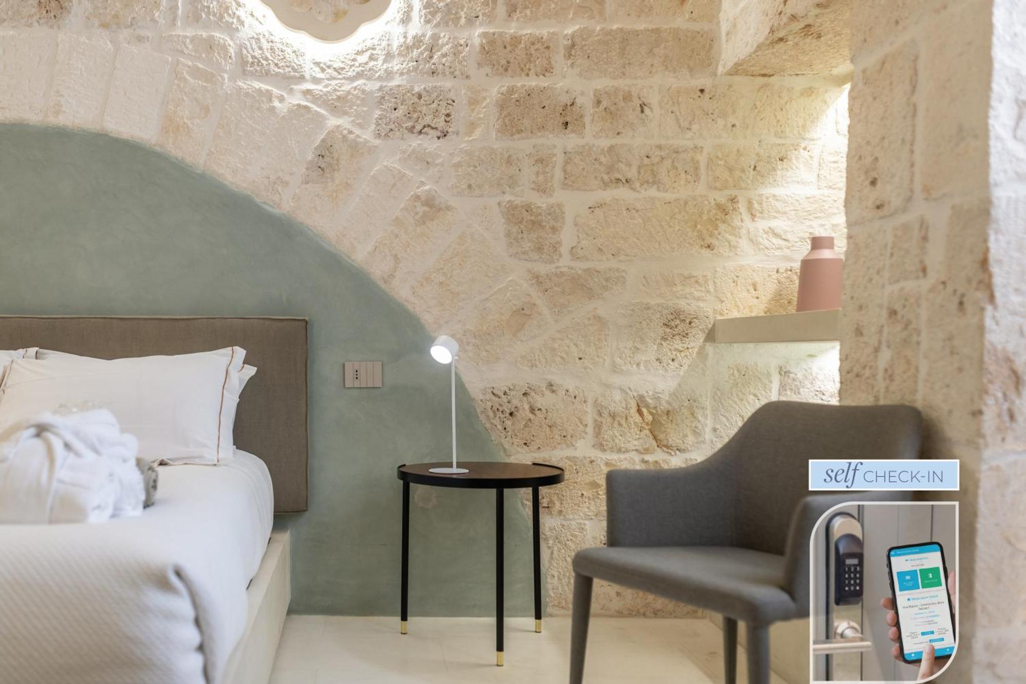 Vico Bianco Raro Smart Rooms Collection Ostuni Exterior foto