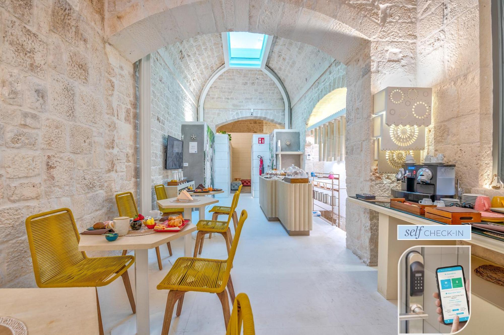 Vico Bianco Raro Smart Rooms Collection Ostuni Exterior foto
