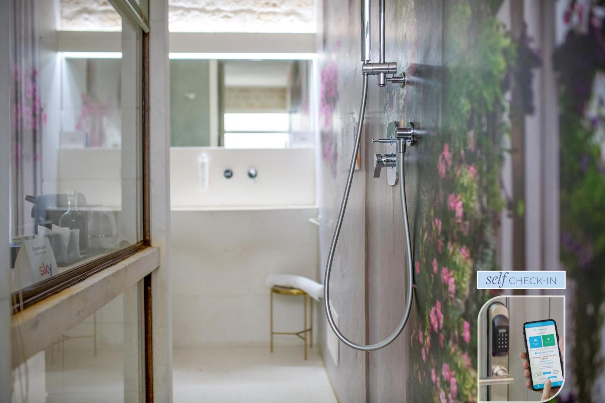 Vico Bianco Raro Smart Rooms Collection Ostuni Exterior foto