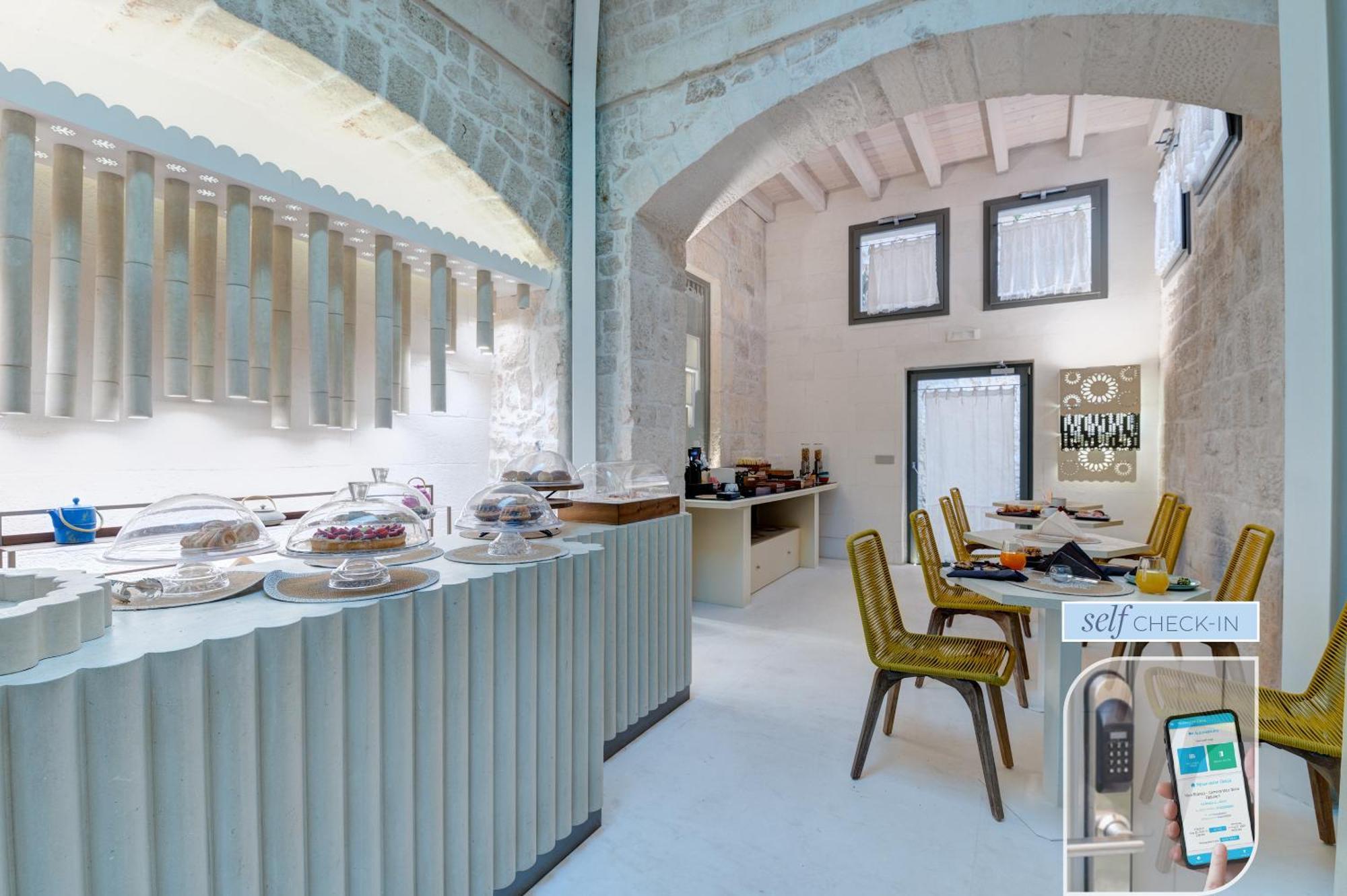 Vico Bianco Raro Smart Rooms Collection Ostuni Exterior foto