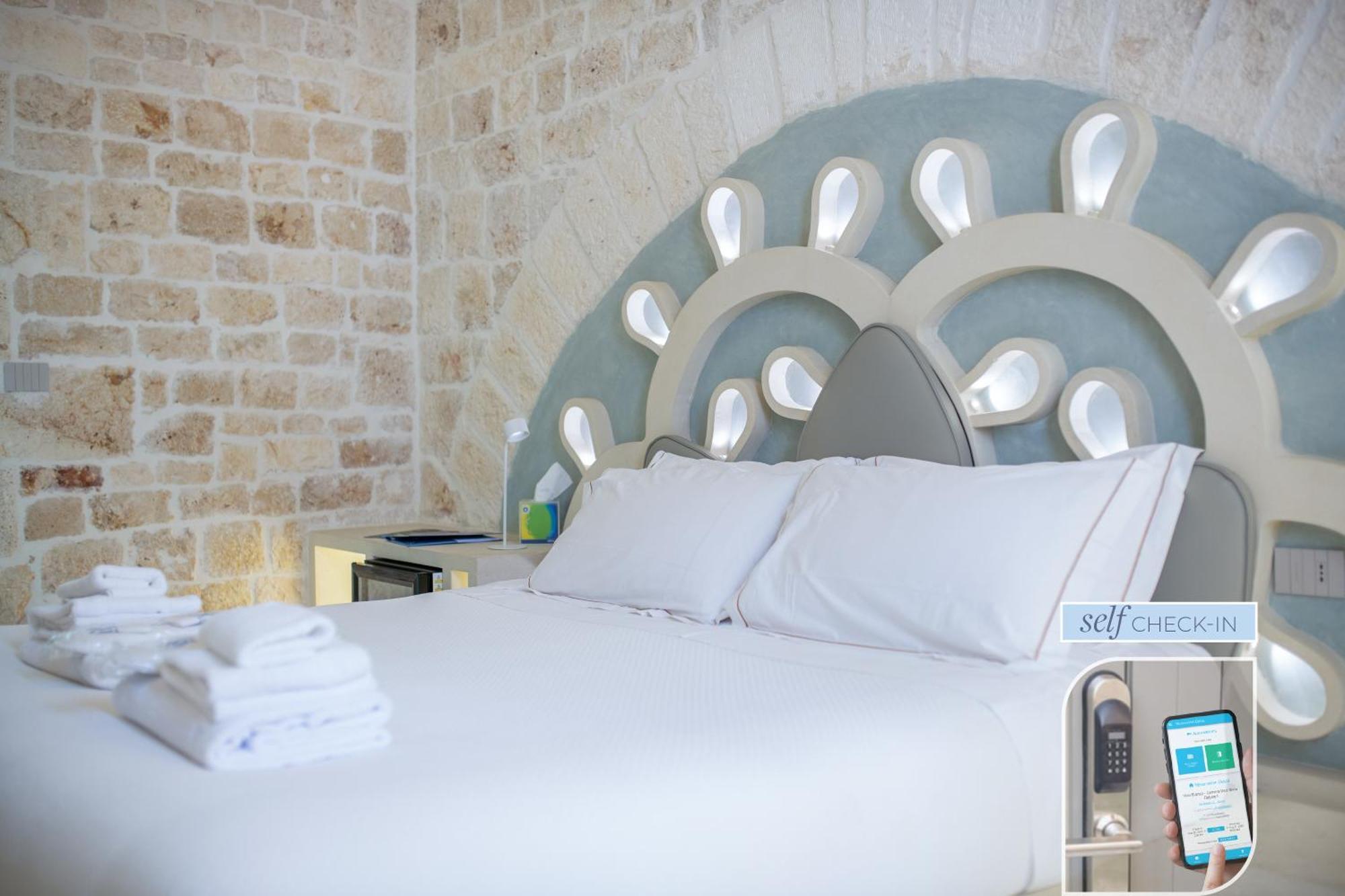 Vico Bianco Raro Smart Rooms Collection Ostuni Exterior foto