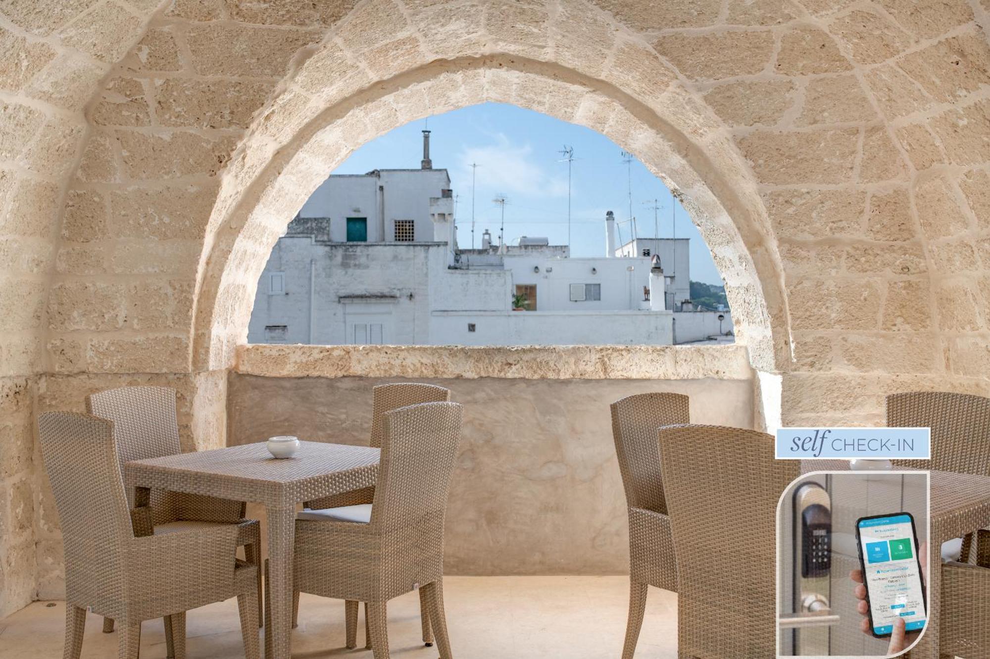Vico Bianco Raro Smart Rooms Collection Ostuni Exterior foto